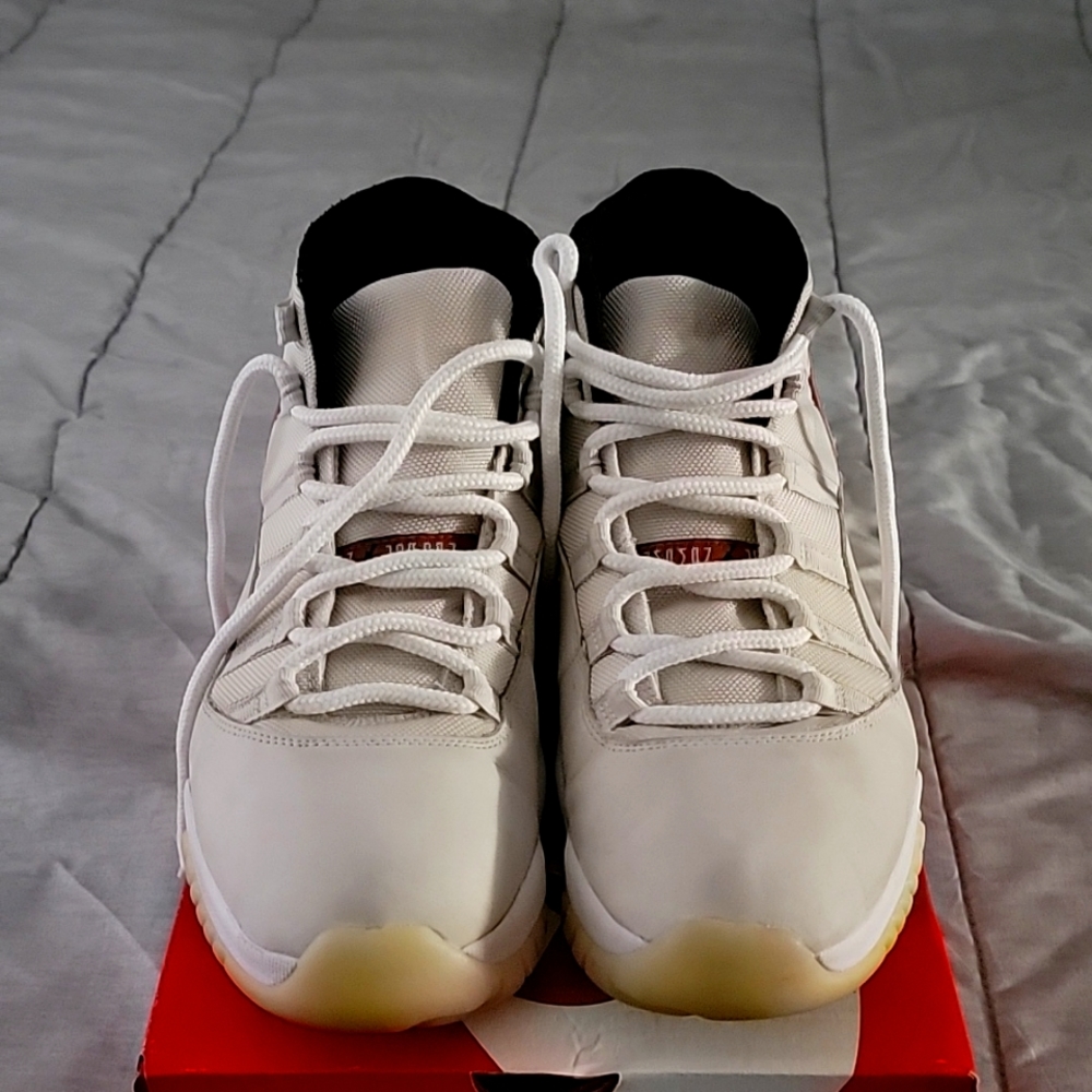Retro 11 "platinum tint" (2018)
